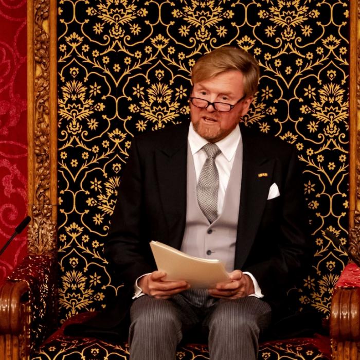 Todes-Schock trifft die Royals schwer! Monarch weint um IHN