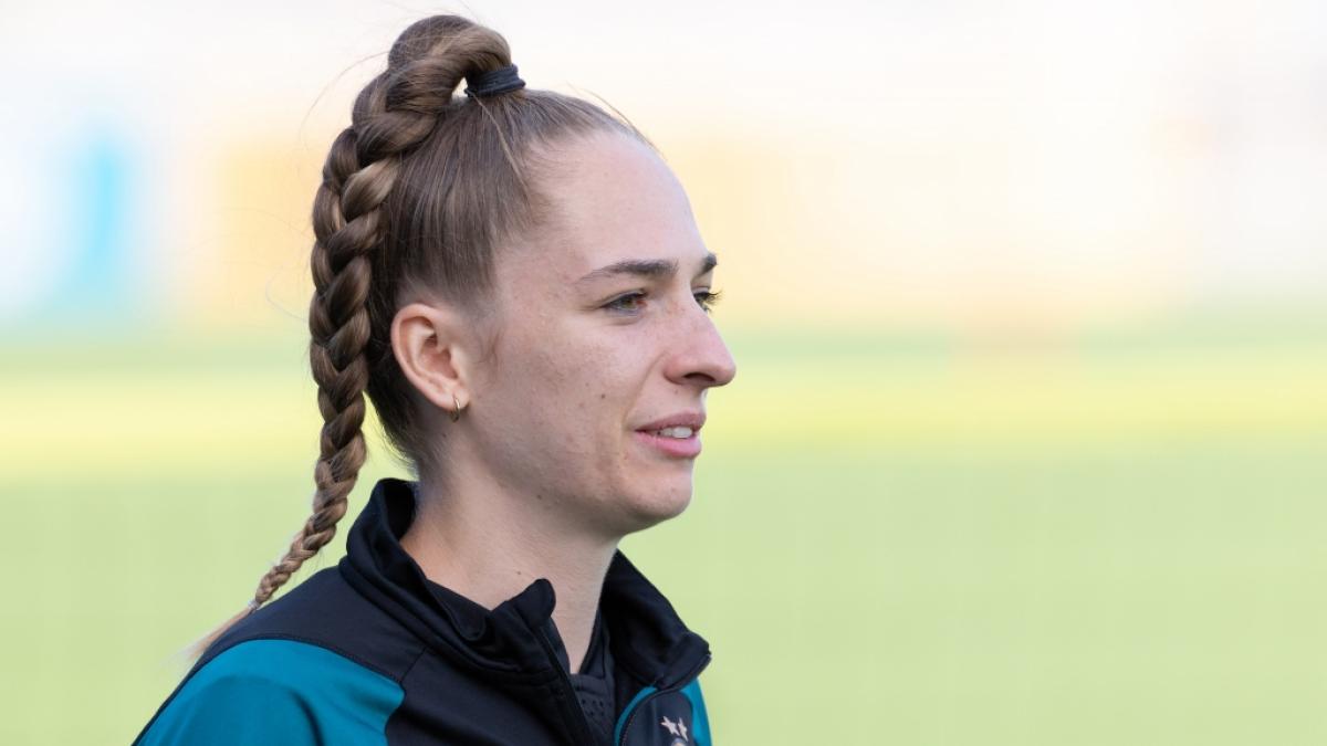 Ihr hoher Zopf ist das Markenzeichen von Nationalspielerin Sophia Kleinherne. (Foto)
