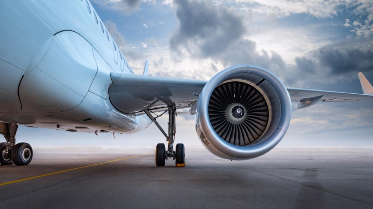 Trotz eindringlicher Warnungen kam eine 34-j&auml;hrige Flughafenmitarbeiterin einer laufenden Flugzeugturbine zu nahe und bezahlte dies mit dem Leben (Symbolfoto). (Foto)