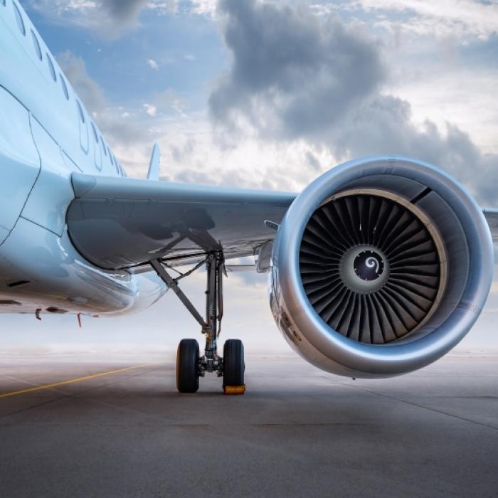 Dreifach-Mutter (34) von Flugzeugturbine eingesaugt und getötet