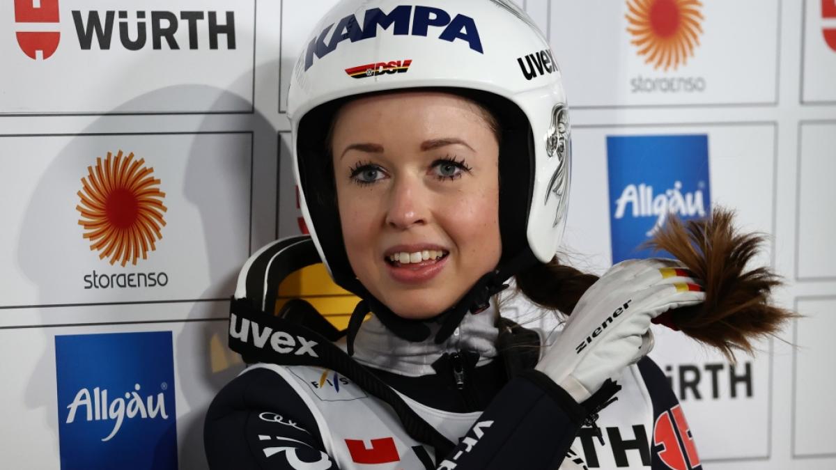 Olympia-Star Juliane Seyfarth gl&auml;nzt nicht nur auf der Skischanze. (Foto)