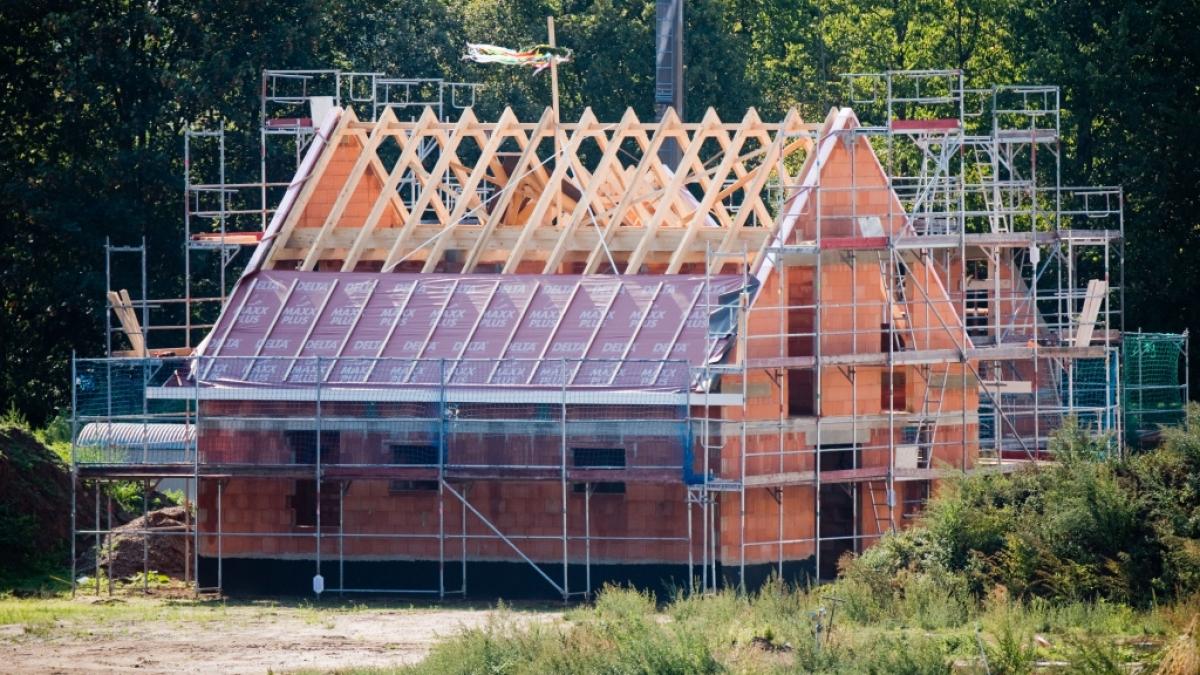 Der Traum vom eigenen Haus wird f&uuml;r viele Deutsche von horrenden Grundsteuer- und Grunderwerbssteuers&auml;tzen zunichte gemacht - jetzt will die Ampel-Regierung gegensteuern. (Foto)