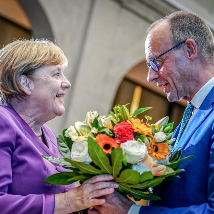 So unterscheidet er sich von Angela Merkel