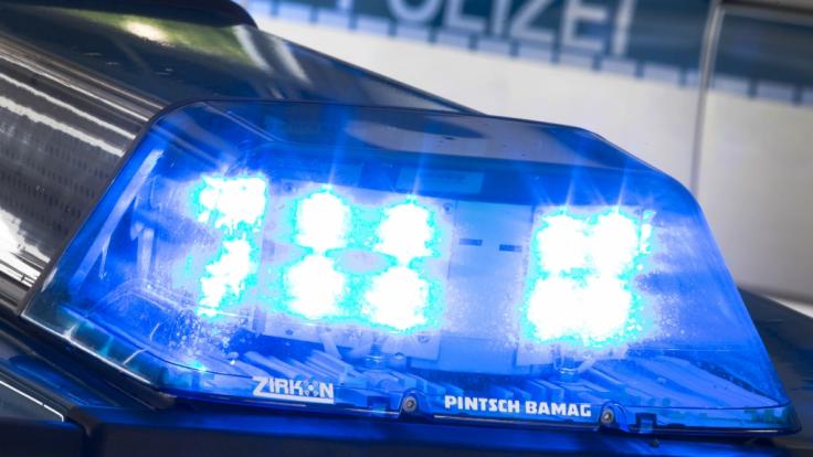 In Passau ist ein 33-Jähriger erstochen worden - die Polizei fahndet mit Hochdruck nach dem Täter (Symbolbild).