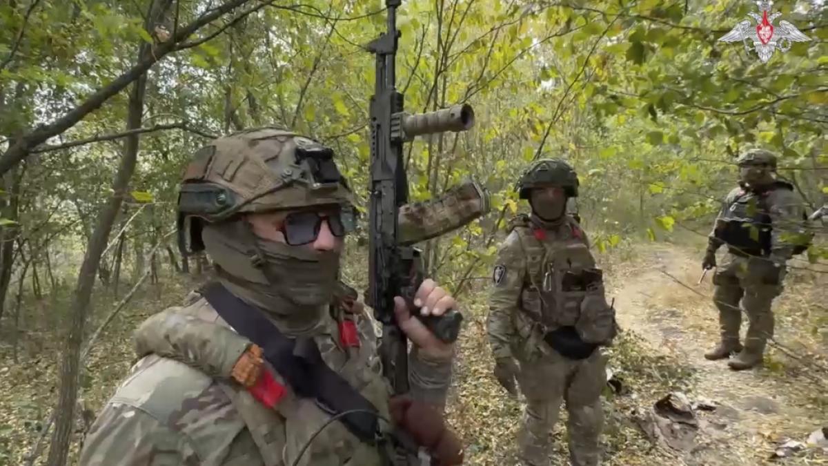 Russische Soldaten sollen in den vergangenen Tagen im Donbass laut ihren Kommandeuren mehrere D&ouml;rfer eingenommen haben. Jetzt decken Milit&auml;rblogger auf: Das ist gelogen. (Foto)