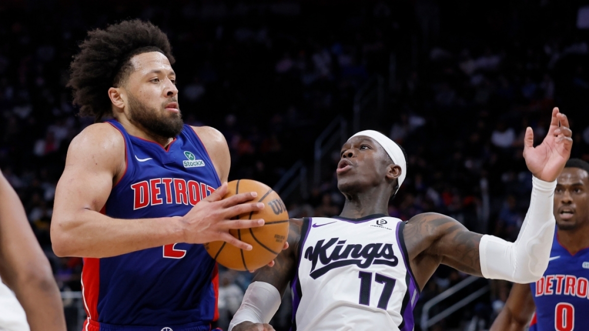 Cade Cunningham von den Detroit Pistons springt vorbei an Dennis Schr&ouml;der von den Sacramento Kings, am 25.01.2026. (Symbolbild) (Foto)