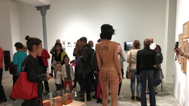 Milo moire künstlerin - 🧡 Milo Moiré bei Instagram: Nacktkünstlerin reizt ...