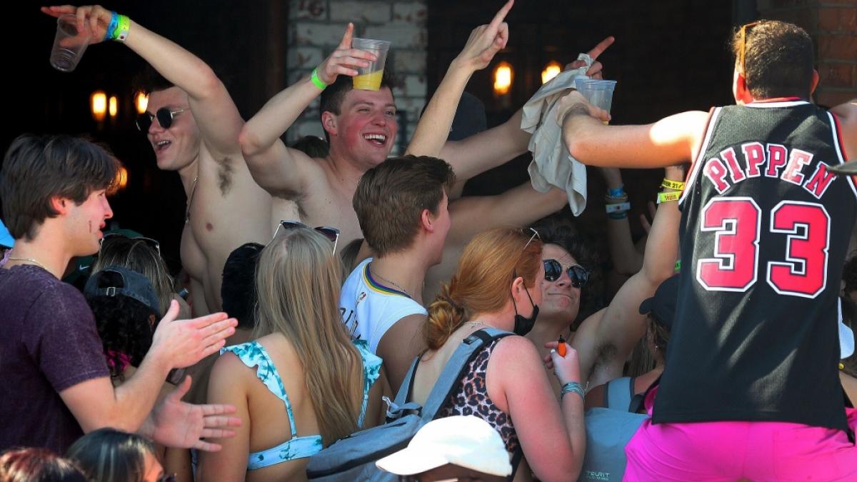 Im US-Bundesstaat Florida ist eine Spring-Break-Party aus dem Ruder gelaufen - nach einem blutigen Zwischenfall musste die Polizei eingreifen (Symbolfoto). (Foto)
