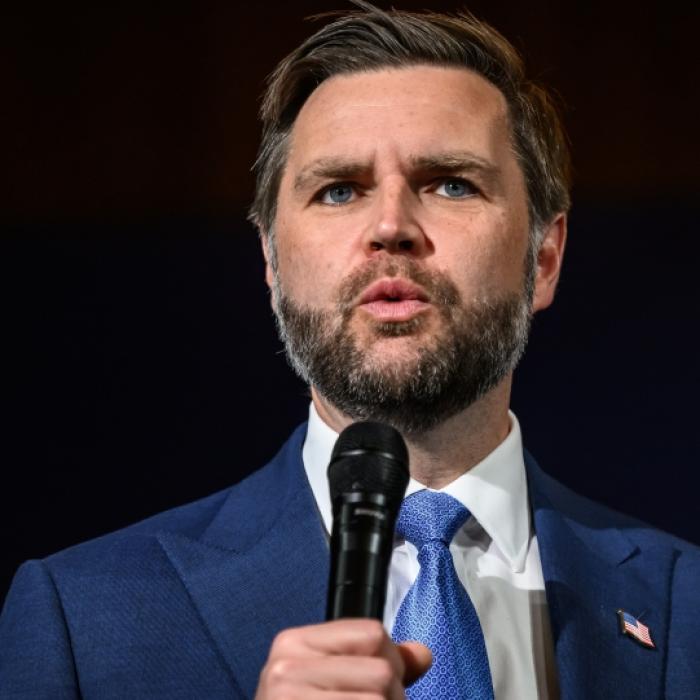 Demütigung nicht zu übersehen - Außenminister blamiert Trump-Vize
