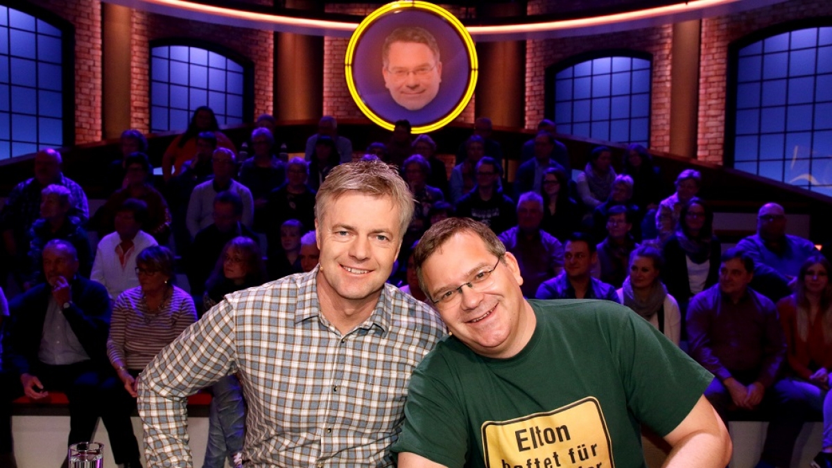 Sport-Moderator Tom Bartels und Elton bilden ein Rateteam. (Foto)