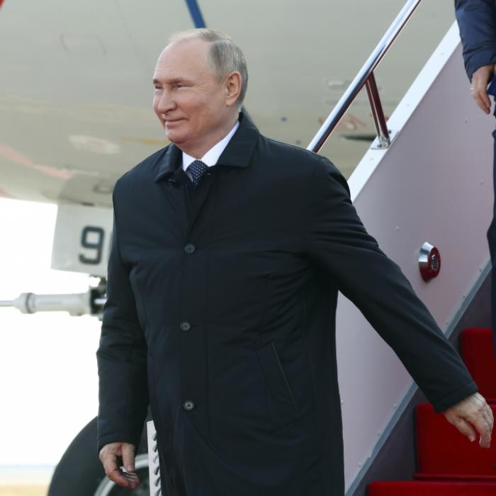 Aldi kürzt Öffnungszeiten // Beitragshammer bei Krankenkassen // Bald Putin-Atomschlag?