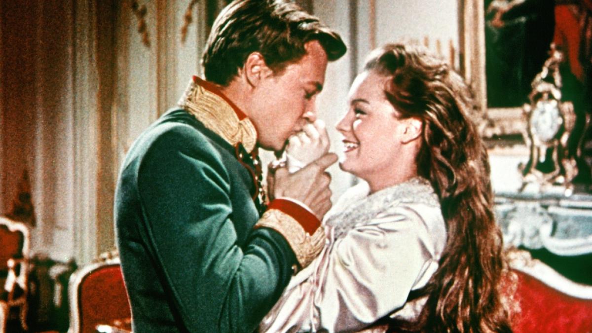 Bis heute schmelzen Filmfans beim Anblick von Romy Schneider als Kaiserin Elisabeth und Karlheinz B&ouml;hm in der Rolle von Kaiser Franz Josef in den "Sissi"-Filmen dahin. (Foto)