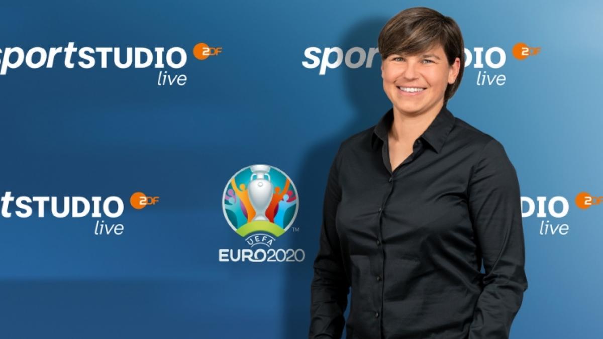 Ariane Hingst ist als Kommentatorin der Fu&szlig;ball-EM im ZDF zu h&ouml;ren. (Foto)