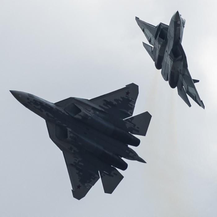 Russland enthüllt neue Kampfjet-Variante bei Dubai Airshow