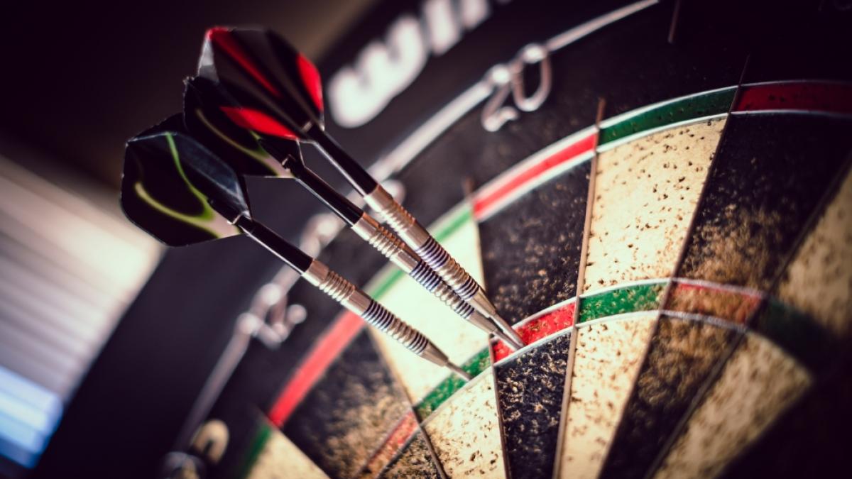 Die Darts-Welt tr&auml;gt Trauer: Der fr&uuml;here BDO- und PDC-Profi Jann Hoffmann ist im Alter von 65 Jahren gestorben (Symbolfoto). (Foto)