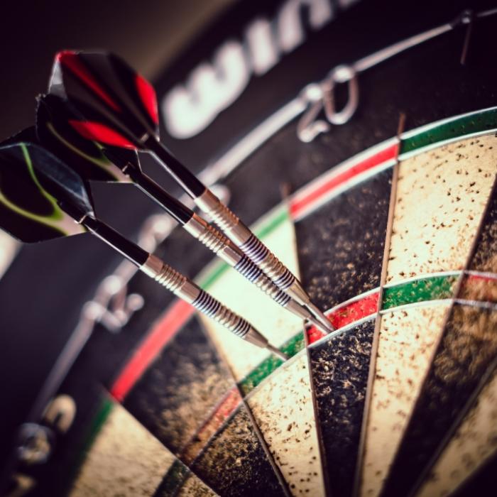 Darts-Welt unter Schock! PDC-Legende mit 65 Jahren gestorben