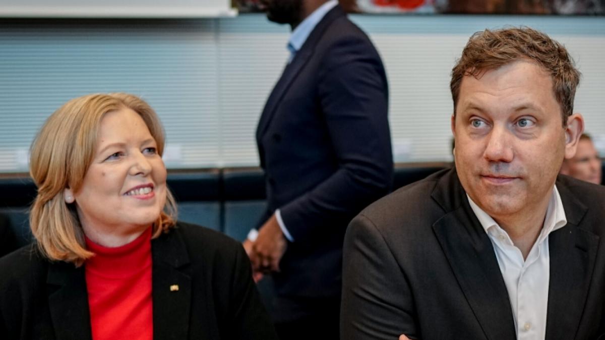 Droht B&auml;rbel Bas und Lars Klingebil das Aus an der SPD-Spitze? (Foto)
