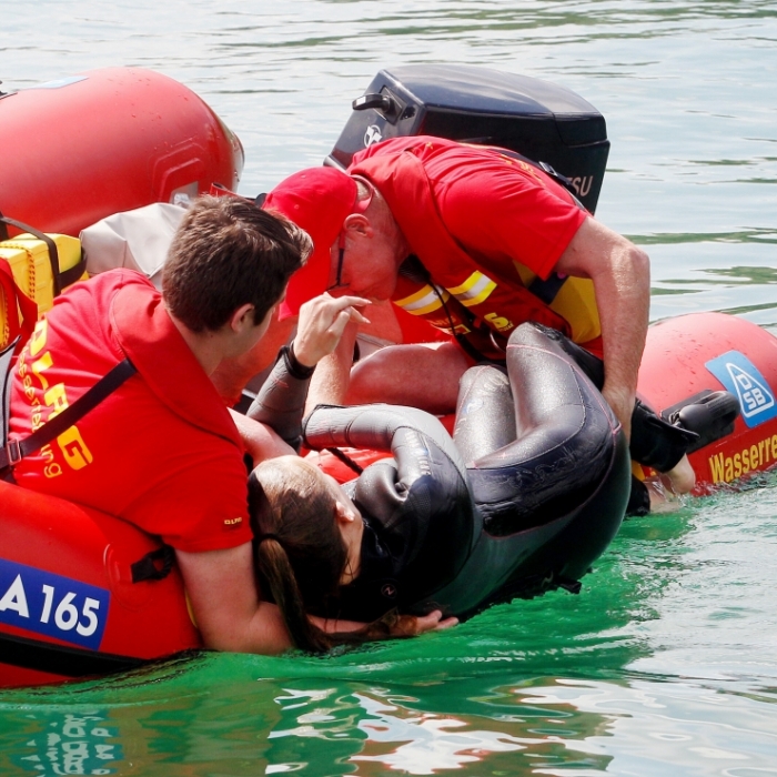 DLRG-Einsatz zur Rettung einer Person aus dem Rhein