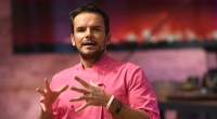 Steffen Henssler wurde über intime Dinge bei 