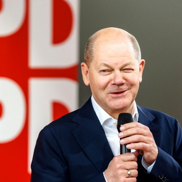 Dieses Kanzler-Lachen sorgt für Zündstoff