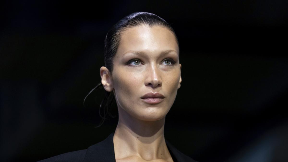 Bella Hadid zeigt auf Instagram jetzt extrem viel Dekollet&eacute;. (Foto)