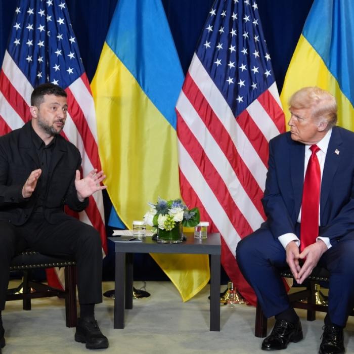 Er schleuderte Karten vom Tisch - US-Präsident rastete bei Selenskyj-Treffen aus