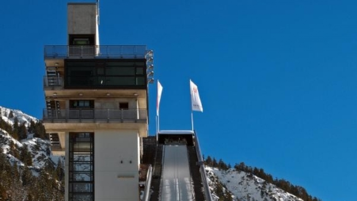 Nur Fliegen ist schöner: Im Urlaub auf die Skischanze (Foto)