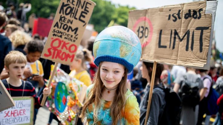 Während das Klimakabinett tagt, sind Schüler wieder auf der Straße. (Symbolbild)