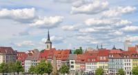 Ein Erfurt sollen Teenager auf eine 14-Jährige eingeprügelt haben.