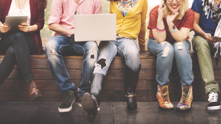 Für viele junge Menschen ist ein Online-Studium eine Option.