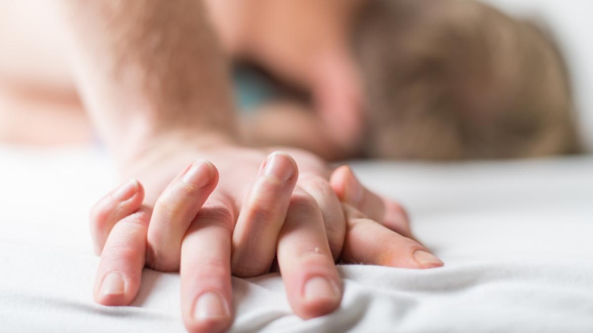 Ein Mann wollte seine Partnerin mit einer anhaltenden Erektion erfreuen. (Foto)