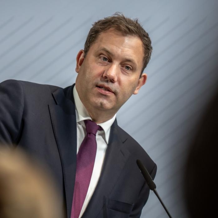 Regierungsmehrheit von Schwarz-Rot futsch - AfD triumphiert