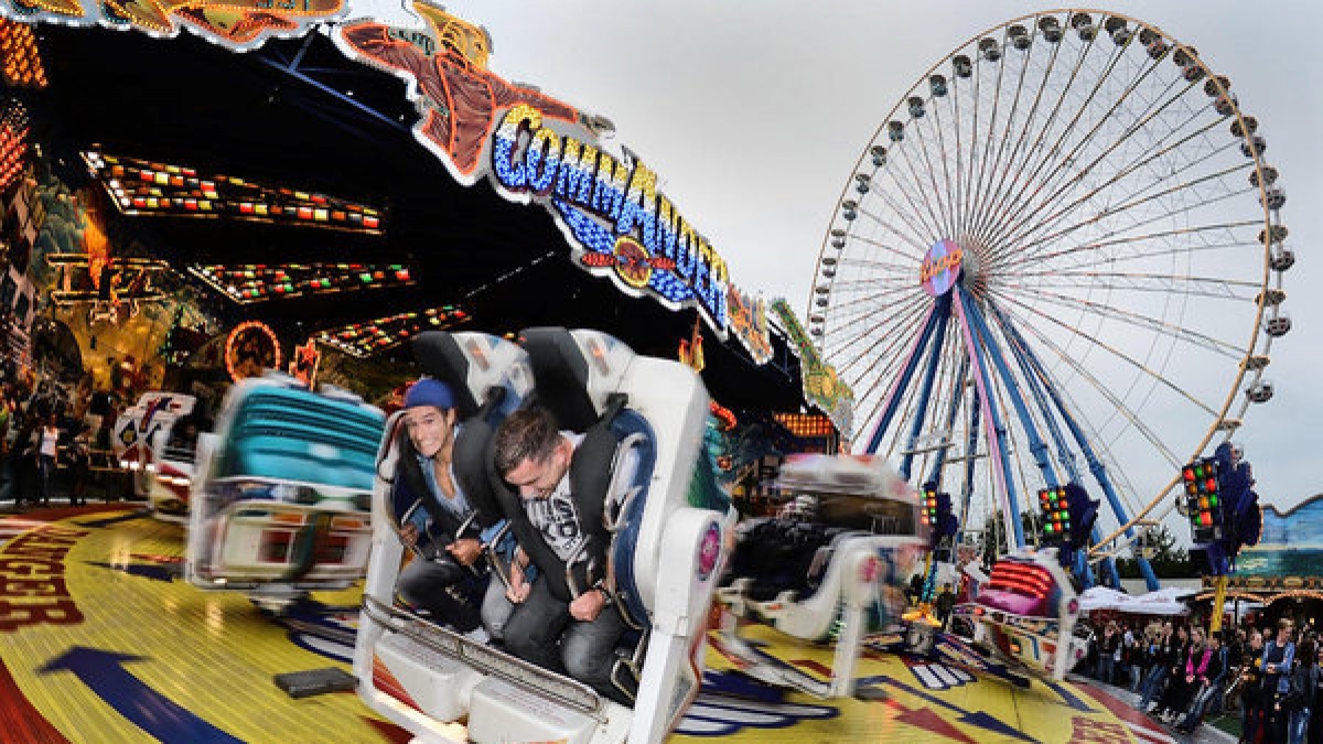 Auf dem beliebten Jahrmarkt "P&uuml;tzchens Markt" in Bonn kam es zu einer t&ouml;dlichen Trag&ouml;die, als ein 31 Jahre alter Mann vom Riesenrad st&uuml;rzte und starb. (Foto)