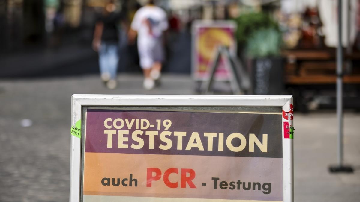 In vielen Urlaubsl&auml;ndern ist die Testpflicht vor der Einreise schon seit Wochen aufgehoben. (Foto)
