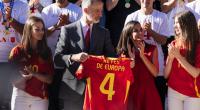 König Felipe VI. und seine Familie jubelten bereits beim EM-Sieg 2024 mit der spanischen Nationalmannschaft - bei der WM 2026 hat das Fußballfieber erneut zugeschlagen.
