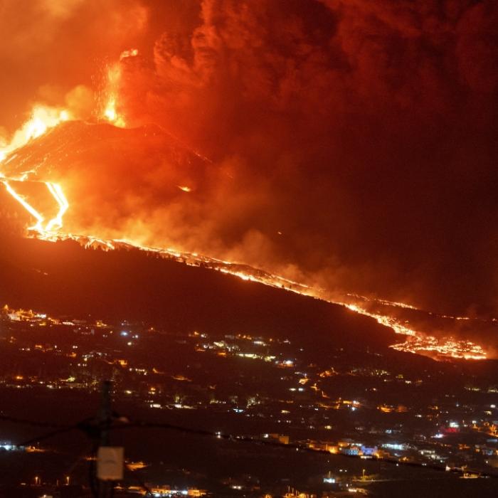 Kein Ende in Sicht! Neuer Lavastrom walzt über Kanareninsel