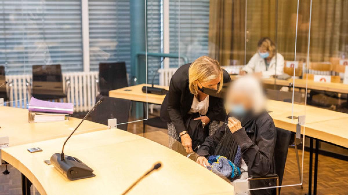 Die des Mordes angeklagte 84-J&auml;hrige soll im Januar 2020 ihren damals 73 Jahre alten Ex-Mann ermordet haben. (Foto)