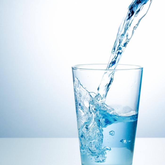 Pfui! So ungesund ist Wasser aus dem Glas