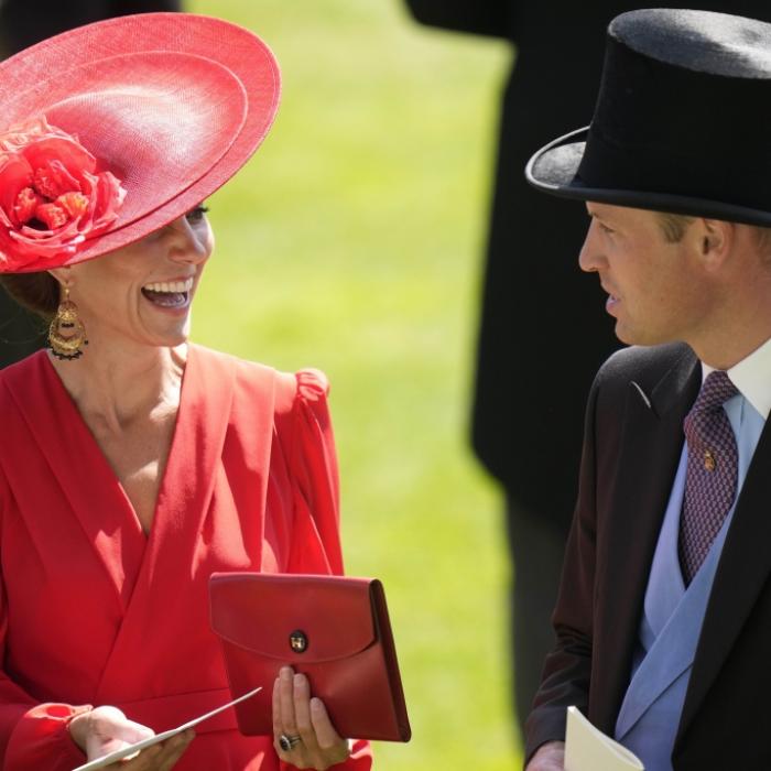 Fummel-Aktion in der Kirche! Royals flirten drauf los