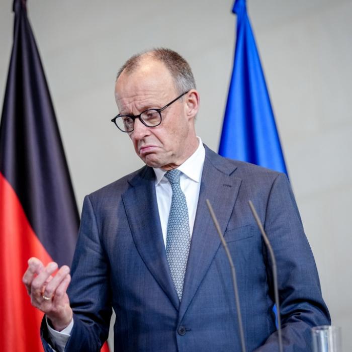 Historischer Kanzler-Knall- Umfrage offenbart Regierungs-Debakel
