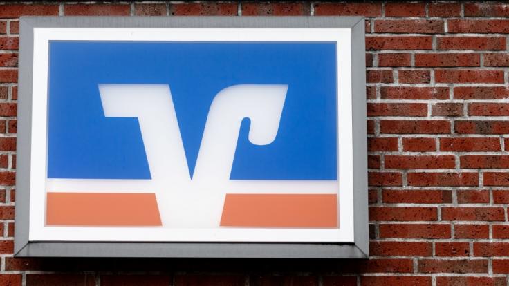 (Symbolbild): Die erste Volksbank erhebt ab einen Euro Strafzinsen auf Privatkonten.