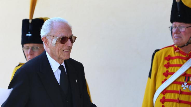 Herzog Franz von Bayern macht seine Aufwartung.