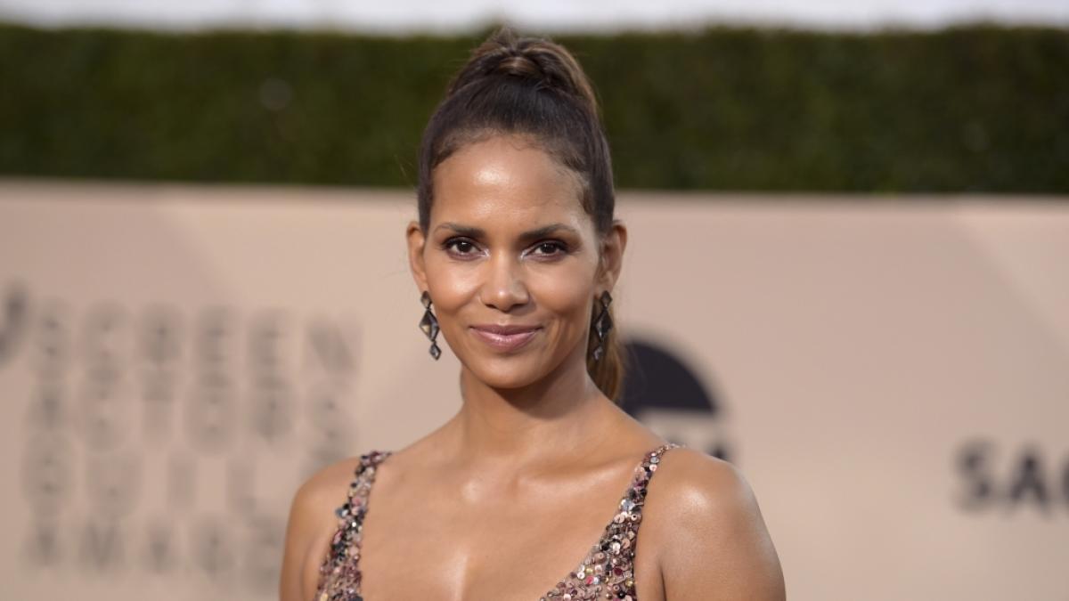 Halle Berry erschien auf der CinemaCon in einer transparenten Korsage. (Foto)