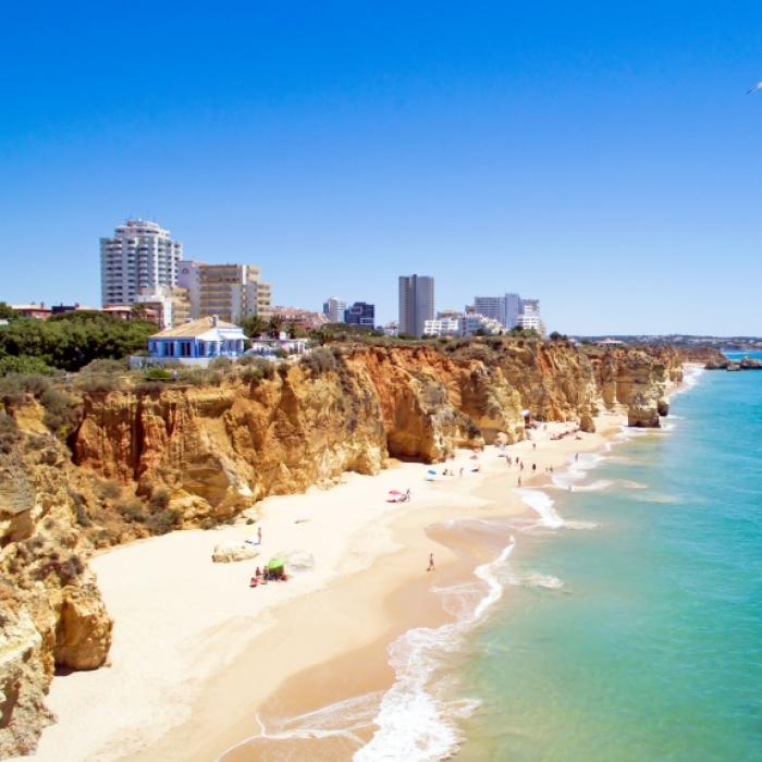 Urlauberin (21) am Algarve-Strand vergewaltigt