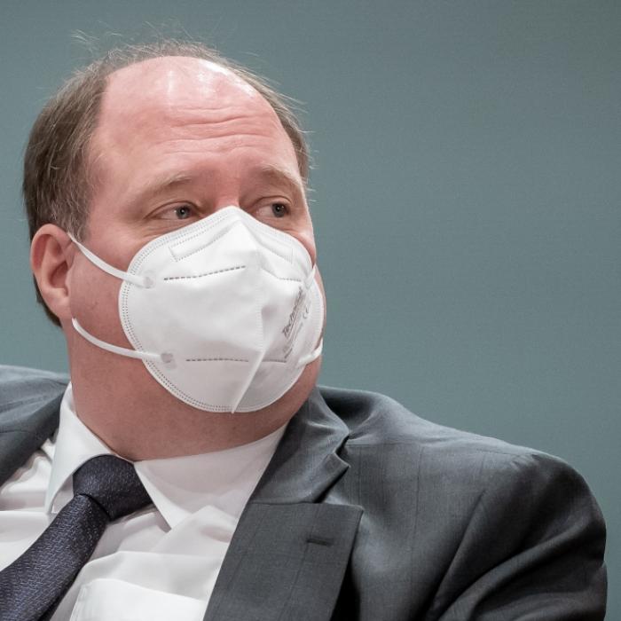 Kein Lockdown für Geimpfte! Kanzleramtschef warnt vor 4. Welle