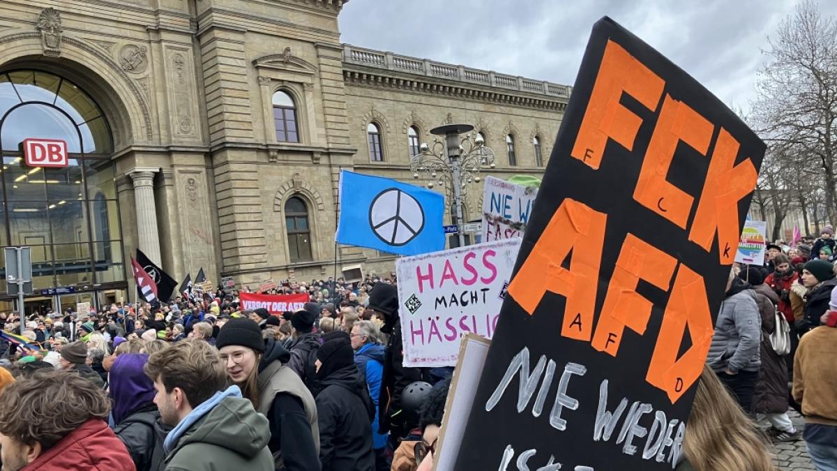 Auch im September 2024 finden in ganz Deutschland Demonstrationen und Events im Kampf gegen Rechtsextremismus, Menschenfeindlichkeit und Hetze statt. (Foto)