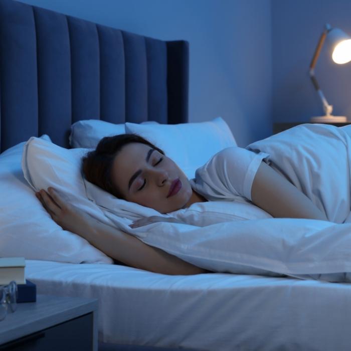 Wie das Gehirn in der Nacht die Pfunde purzeln lässt