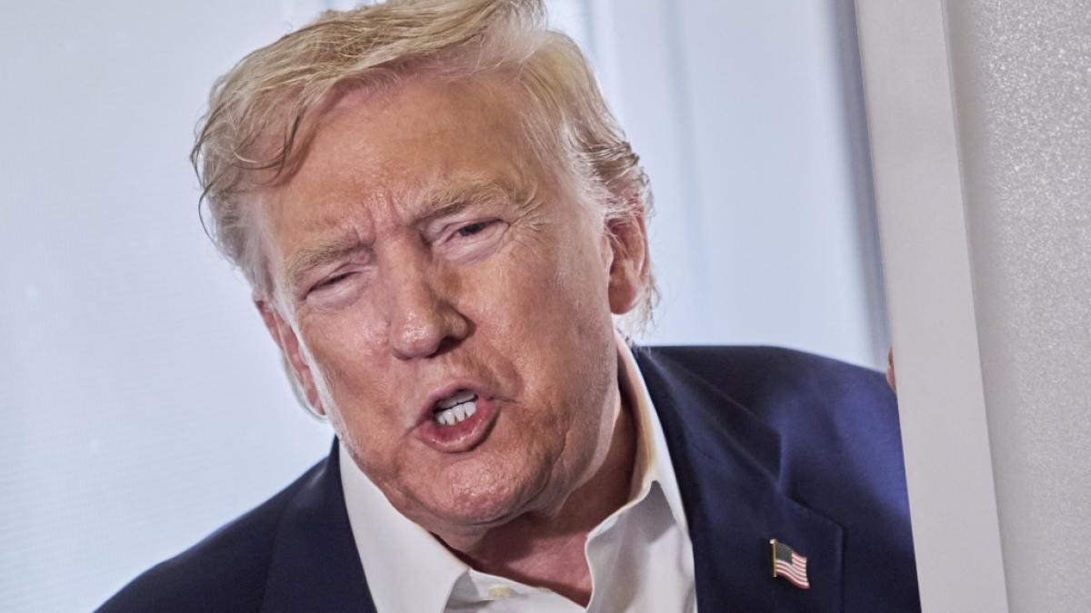 In aktuellen Beliebtheitsumfragen setzt sich der Abw&auml;rtstrend f&uuml;r Donald Trump weiter fort - und erreicht einen neuen Minus-Rekord. (Foto)