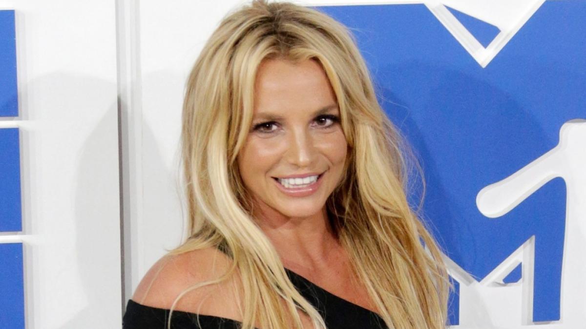 Britney soll mit Messer unter dem Kissen geschlafen haben. (Foto)