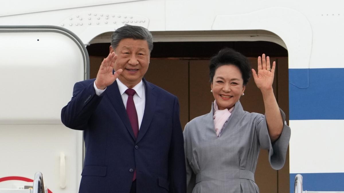Xi Jinping und seine Frau Peng Liyuan bei der Ankunft in den USA. (Foto)